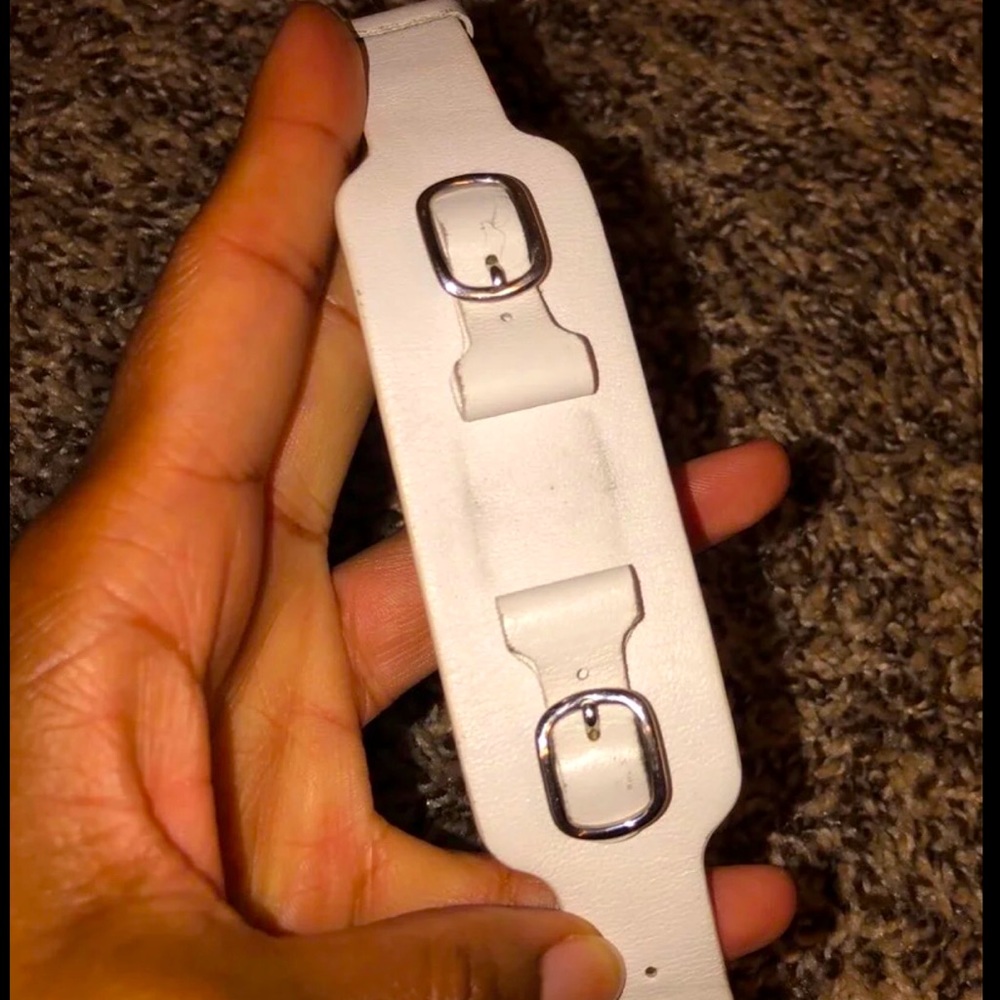 GUESS Watch with Changeable Bands - Picture 5 of 9